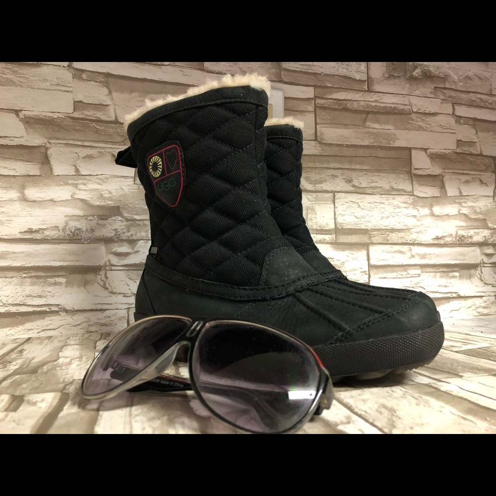 Ugg boots size 7 black